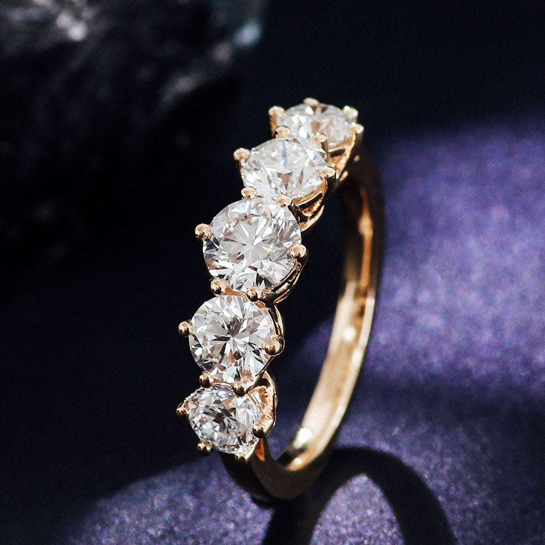 Majestic Solitaire Diamond Ring | 18K Solid Gold - Detail View 2 | Worldiamond D VVS1 Lab Grown Diamond