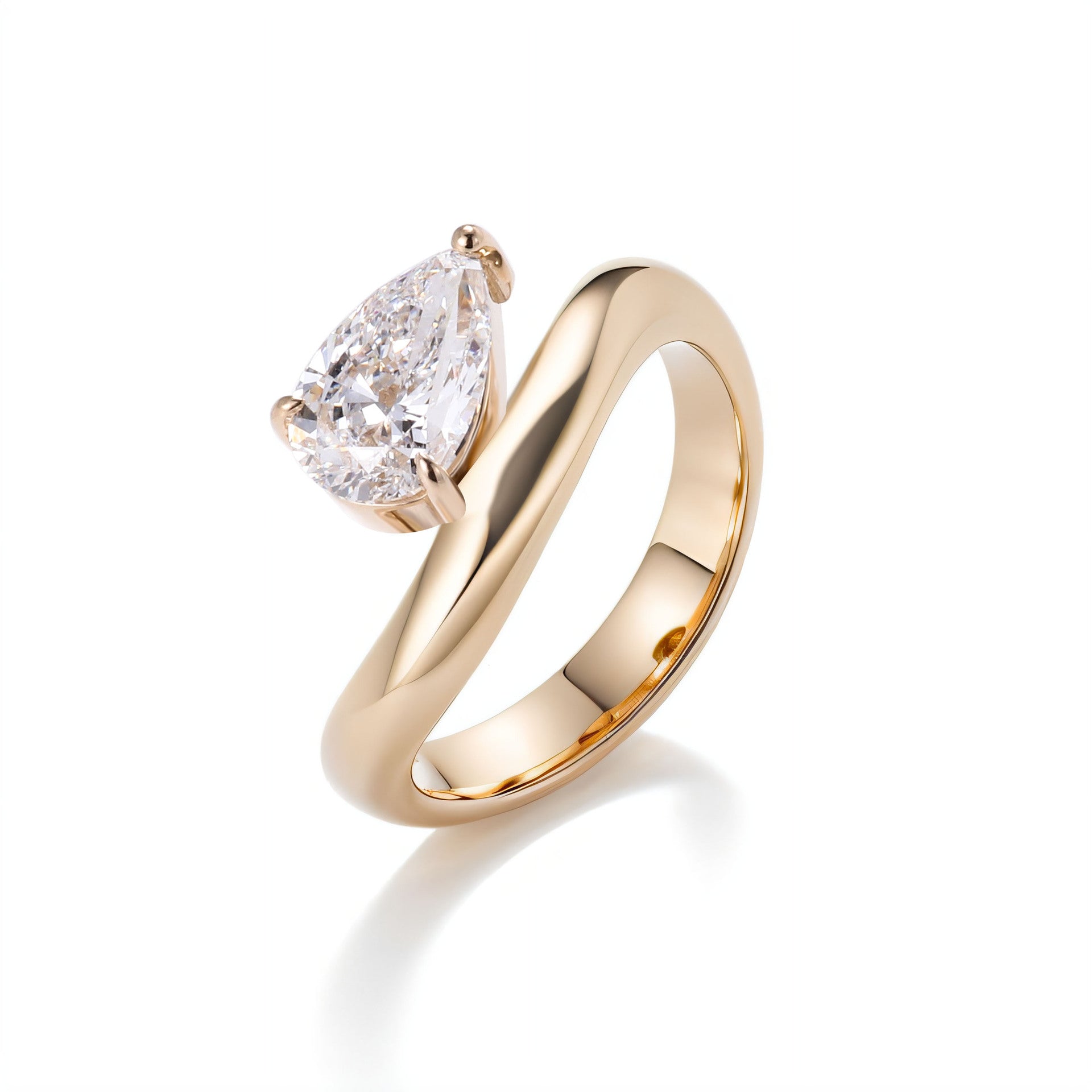 Pear-Shaped Twist Diamond Ring | 18K Solid Gold - Detail View 4 | Worldiamond D VVS1 Lab Grown Diamond