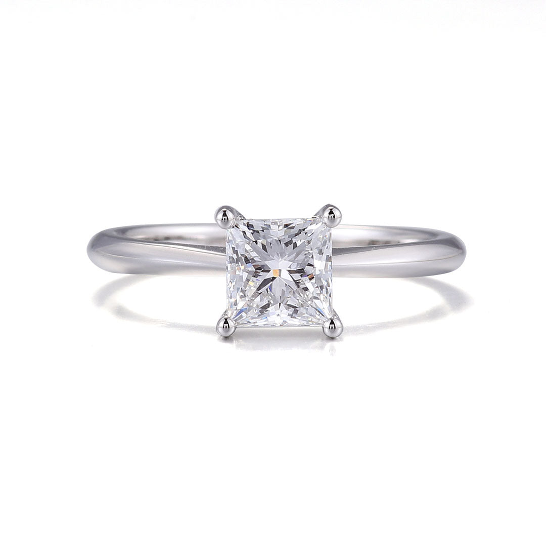Princess Square Diamond Ring | 18K Solid Gold - Detail View 2 | Worldiamond D VVS1 Lab Grown Diamond
