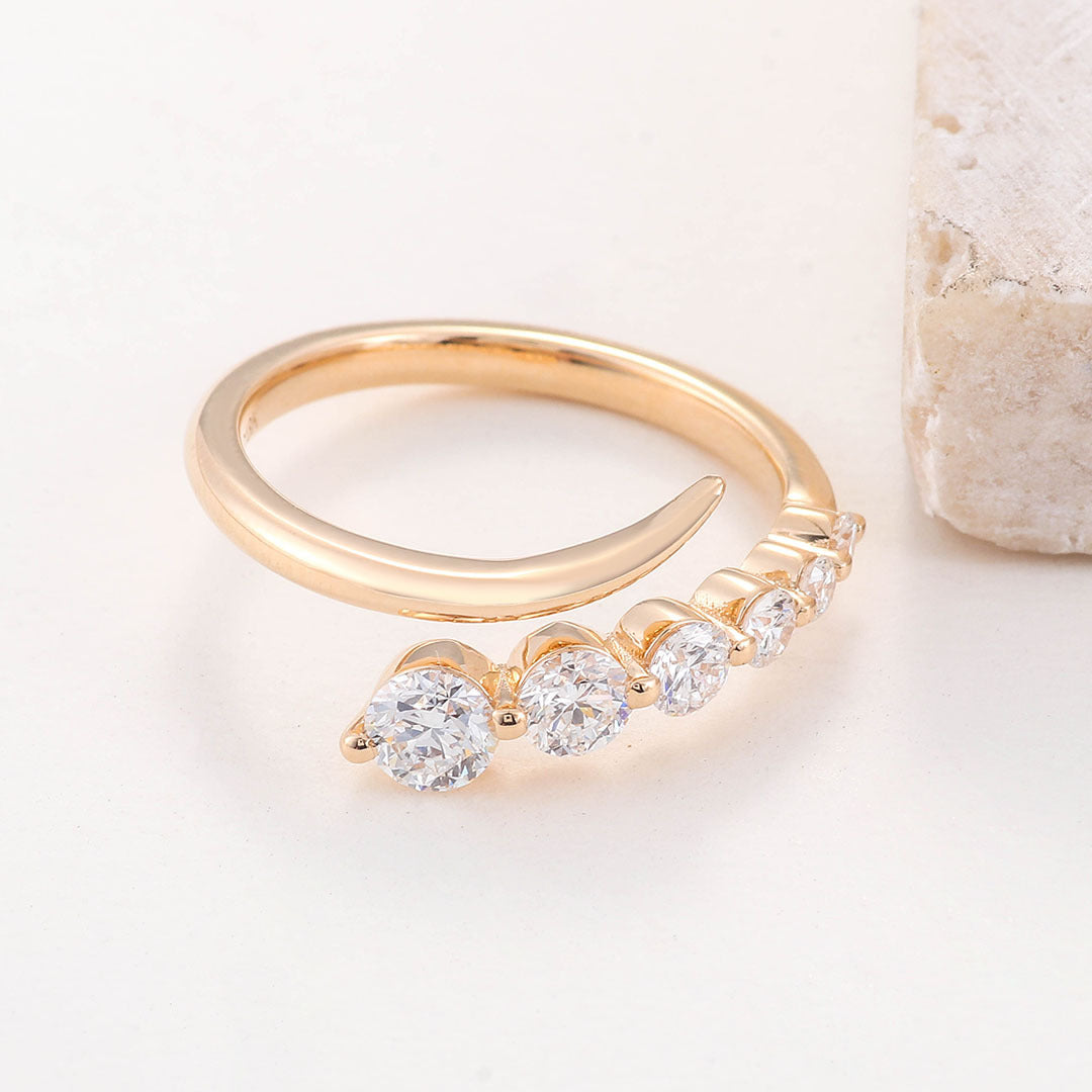 Sparkling Row Eternity Ring | 18K Solid Gold - Detail View 1 | Worldiamond D VVS1 Lab Grown Diamond